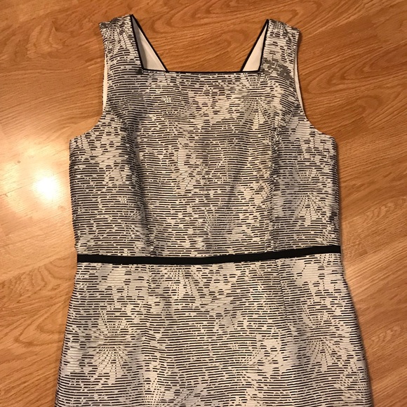 Ann Taylor Dresses & Skirts - Ann Taylor gorgeous dress 💐👗